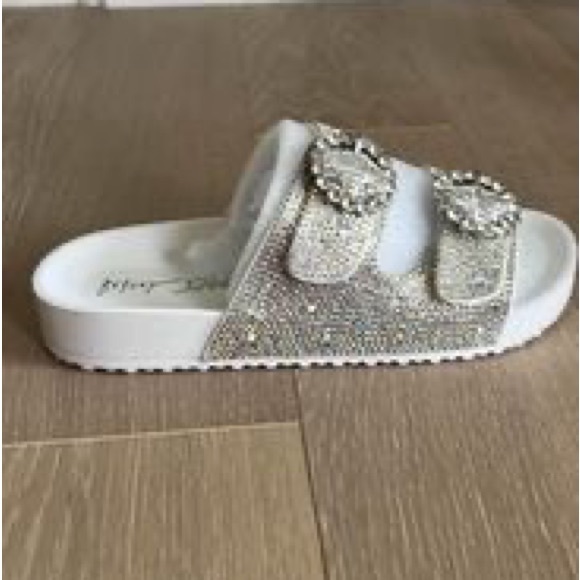 Betsey Johnson Rhinestone Slide - Picture 4 of 4